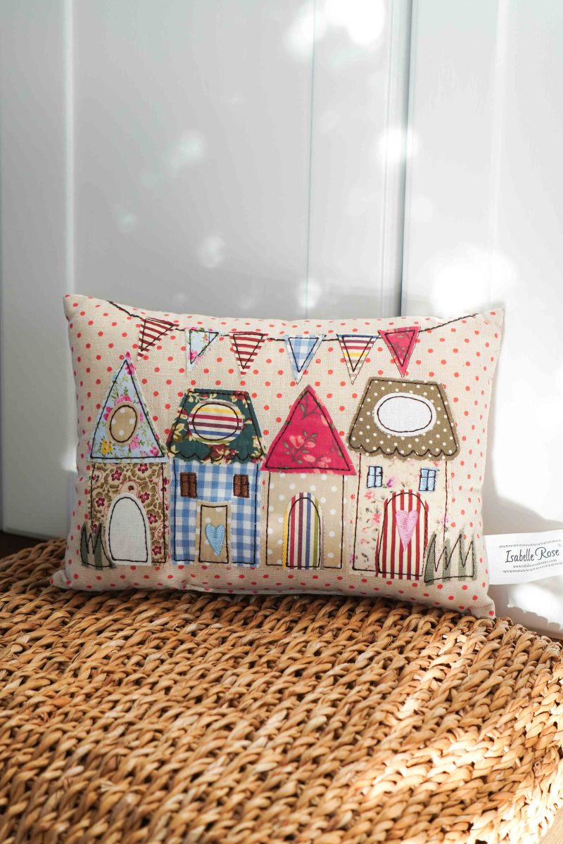 Piccolo cuscino con rose Isabelle, dimensioni 20×28 cm